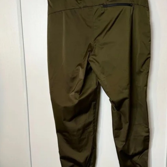 NWT Athleta Radiant Active Jogger Pants Olive Green Side Ankle Zippers- Size 14 - Picture 2 of 13